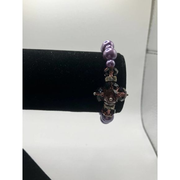 Purple Crystal with one large cluster 2 7/8 around bracelet! - Picture 5 of 8